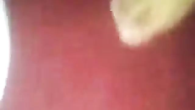 Bir orospu, Kırgızistanlı bir hatunla seksini kameraya aldı.